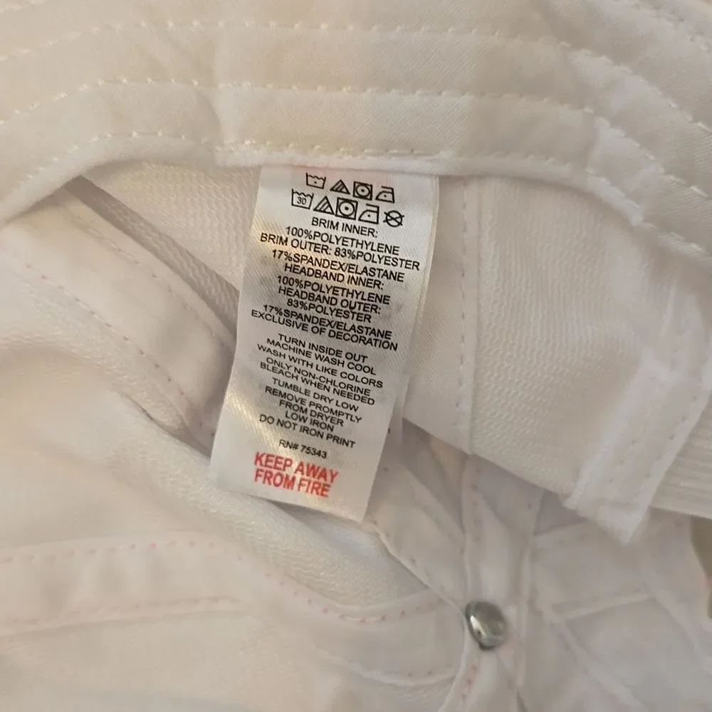 Bundle of 2 girls‎ nike and tommy bahama caps
